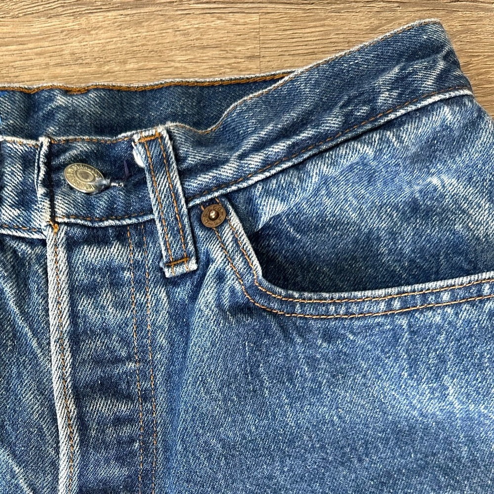 Vintage Levi’s Denim Shorts - Picture 3 of 4